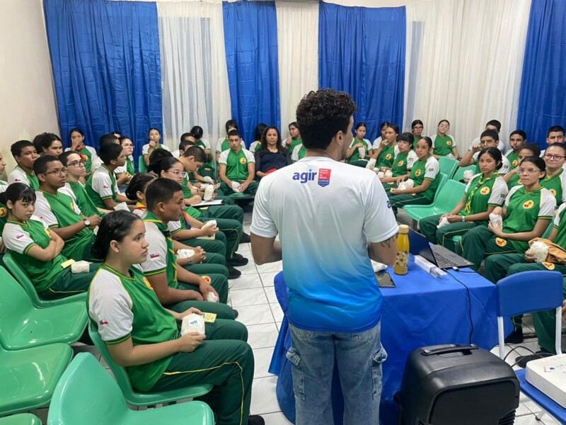 agir-na-escola-leva-orientacoes-sobre-saude-mental-a-estudantes-da-rede-estadual-em-manaus-am